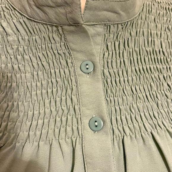 Fancy sleeveless mint green XL light weight summer ruffle top - Picture 3 of 6